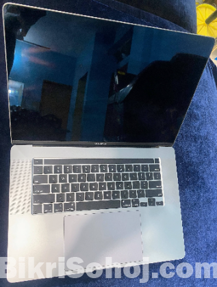 MacBook Pro 16